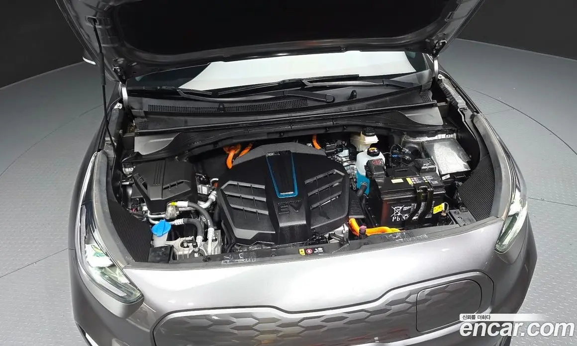 Kia Niro 2023 0.2 автомат (гидро), фото 6