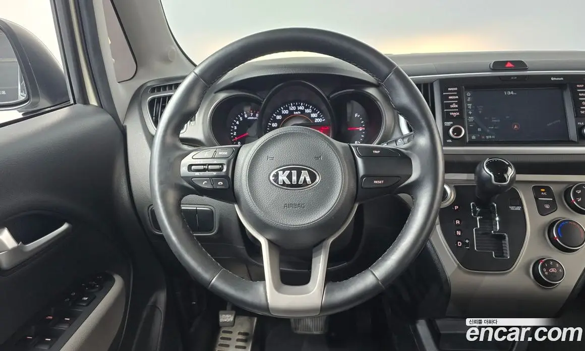 Kia Ray 2019 1.0 автомат (гидро), фото 17