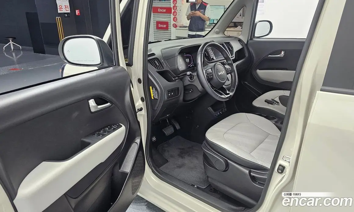 Kia Ray 2023 1.0 автомат (гидро), фото 12