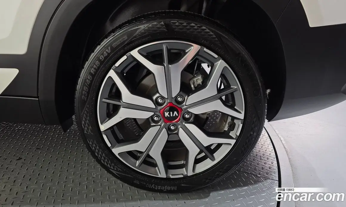 Kia Seltos 2020 1.6 автомат (гидро), фото 7 Kia Seltos 2020 1.6 автомат (гидро), фото 7
