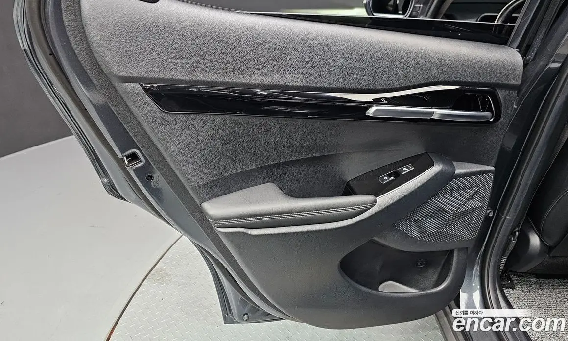 Kia Seltos 2025 1.6 автомат (гидро), фото 15 Kia Seltos 2025 1.6 автомат (гидро), фото 15