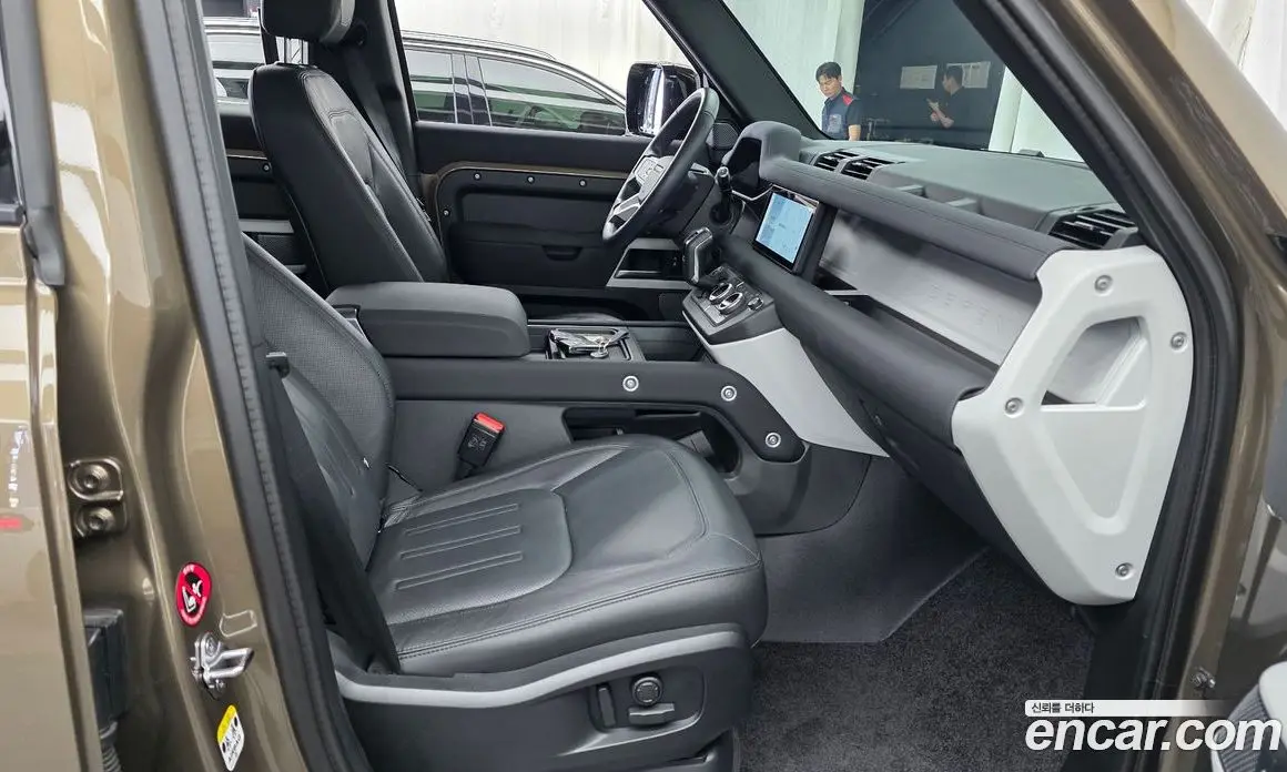 Land Rover Defender 2021 3.0 автомат (гидро), фото 16 Land Rover Defender 2021 3.0 автомат (гидро), фото 16