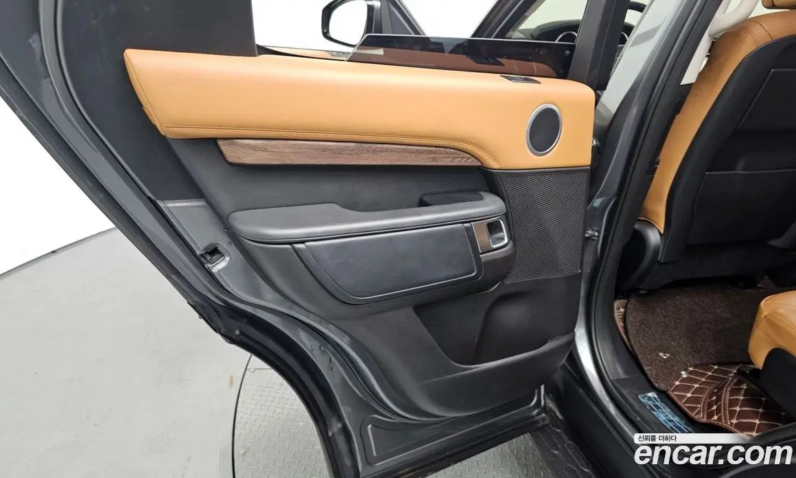Land Rover Discovery 2017 3.0 автомат (гидро), фото 15