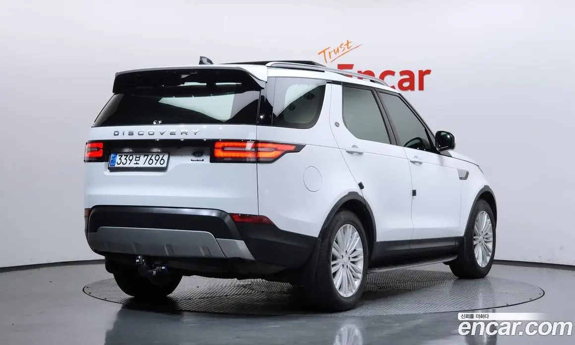 Land Rover Discovery 2018 3.0 автомат (гидро), фото 1 Land Rover Discovery 2018 3.0 автомат (гидро), фото 1