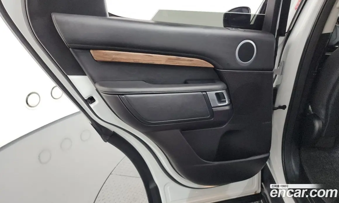 Land Rover Discovery 2018 3.0 автомат (гидро), фото 14 Land Rover Discovery 2018 3.0 автомат (гидро), фото 14
