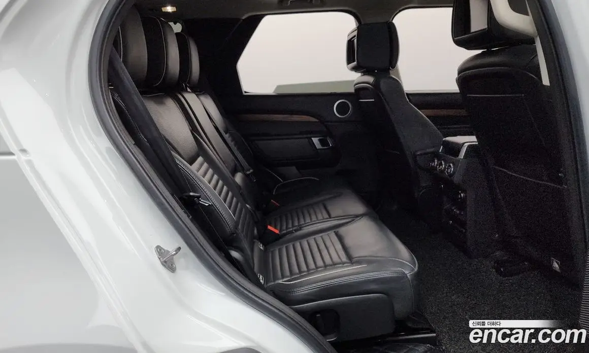Land Rover Discovery 2018 3.0 автомат (гидро), фото 16 Land Rover Discovery 2018 3.0 автомат (гидро), фото 16