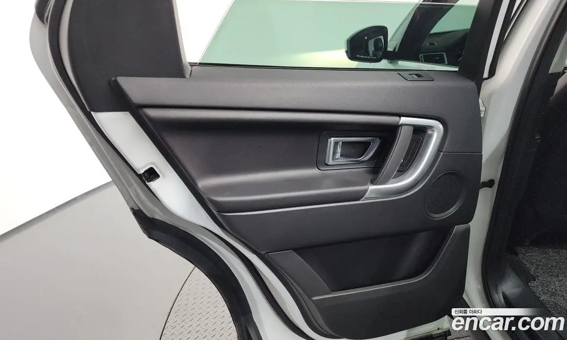 Land Rover Discovery Sport 2017 2.0 автомат (гидро), фото 15 Land Rover Discovery Sport 2017 2.0 автомат (гидро), фото 15