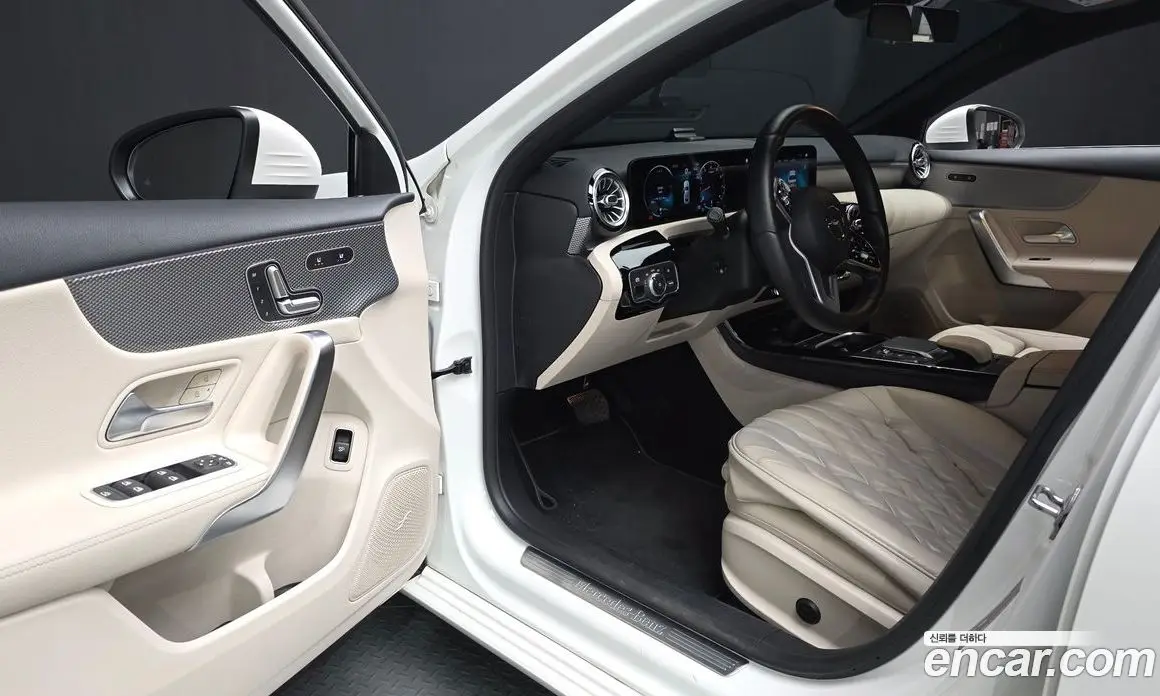 Mercedes-Benz A-Class 2021 2.0 автомат (гидро), фото 12