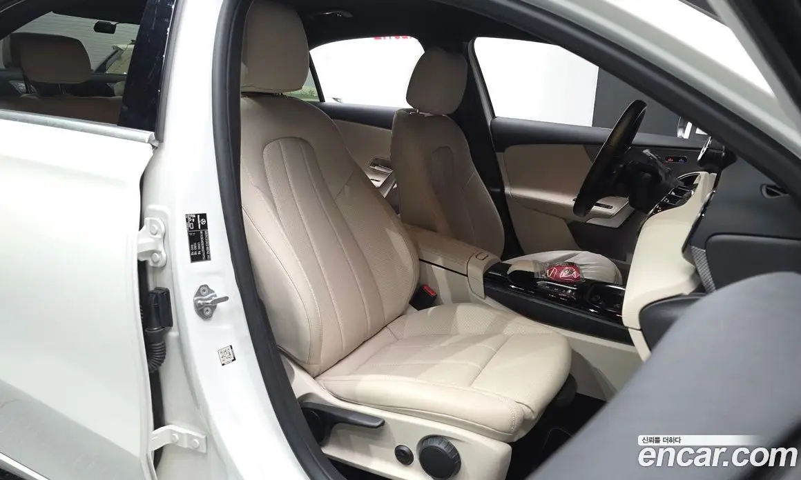 Mercedes-Benz A-Class 2021 2.0 автомат (гидро), фото 15