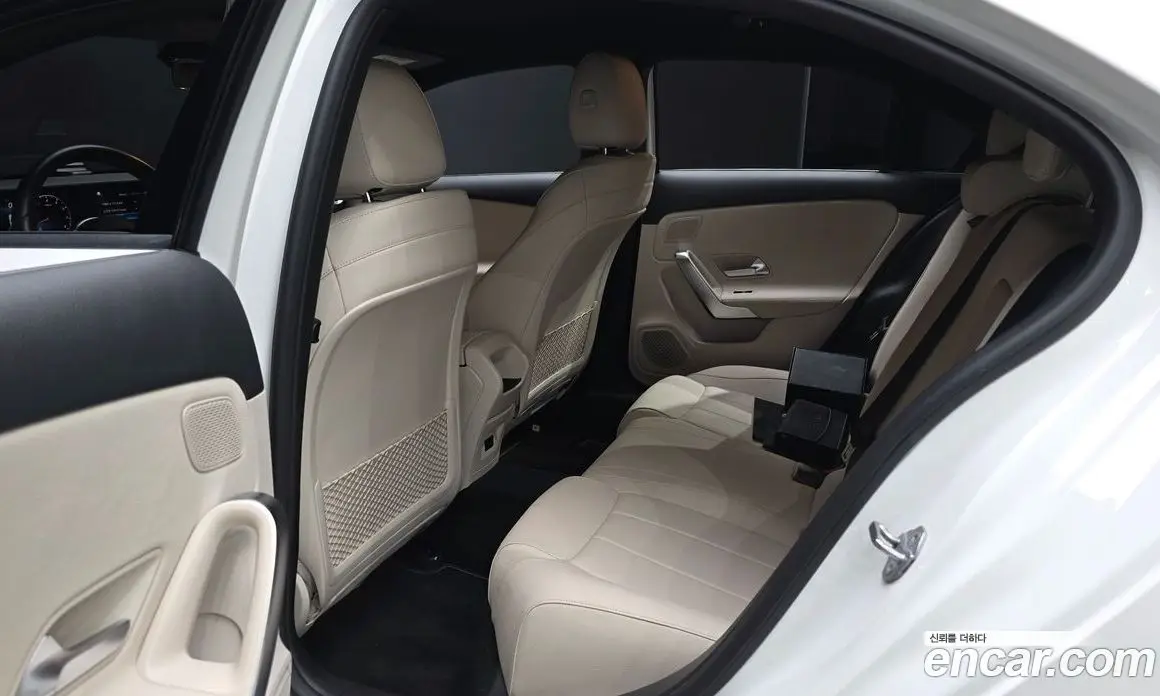 Mercedes-Benz A-Class 2021 2.0 автомат (гидро), фото 17