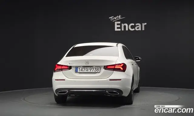 Mercedes-Benz A-Class 2021 2.0 автомат (гидро), миниатюра 3
