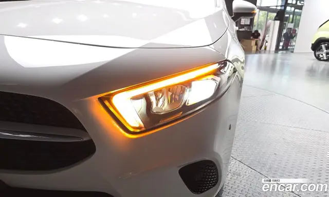 Mercedes-Benz A-Class 2021 2.0 автомат (гидро), миниатюра 7