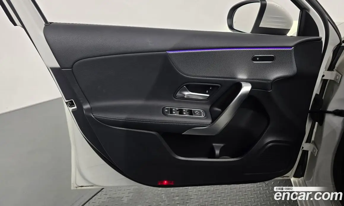 Mercedes-Benz A-Class 2022 2.0 автомат (гидро), фото 13