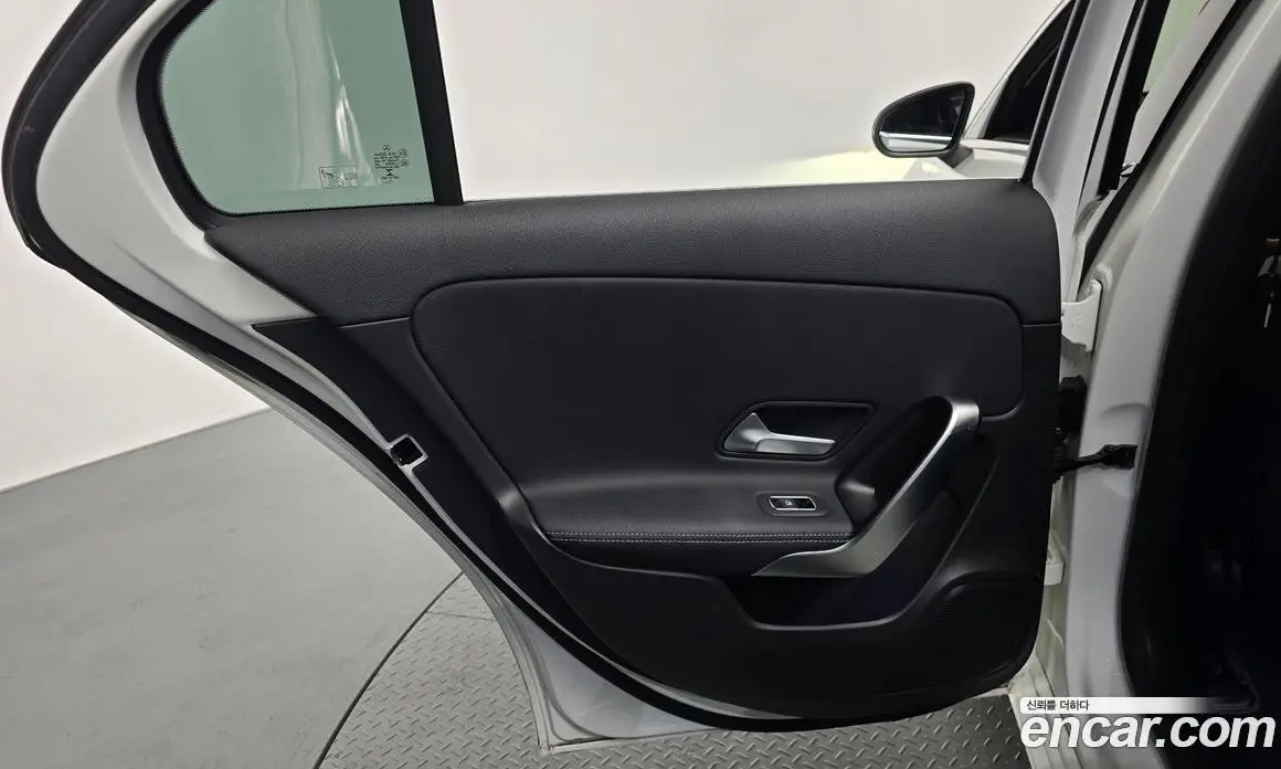 Mercedes-Benz A-Class 2022 2.0 автомат (гидро), фото 14