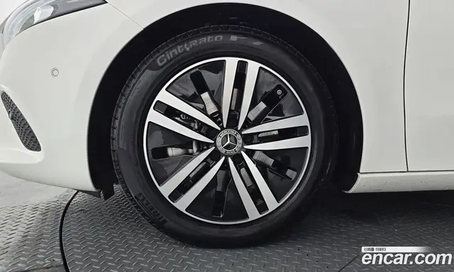 Mercedes-Benz A-Class 2022 2.0 автомат (гидро), миниатюра 4