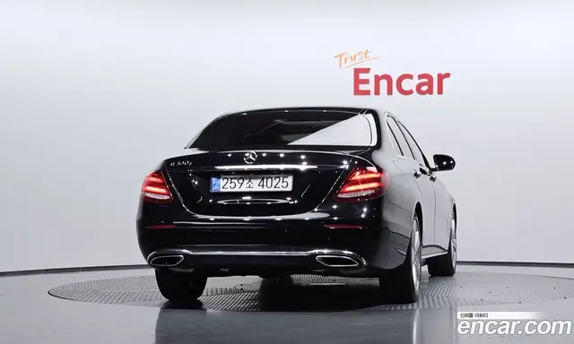 Mercedes-Benz E-Class 2018 2.0 автомат (гидро), миниатюра 4