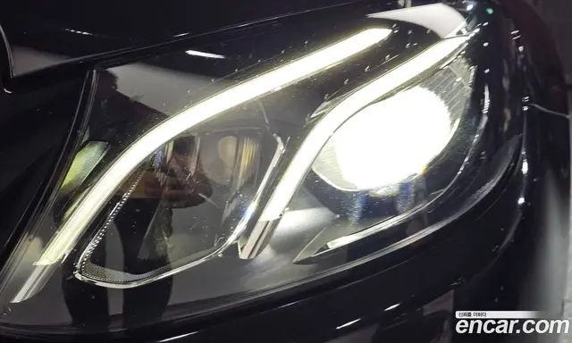 Mercedes-Benz E-Class 2018 2.0 автомат (гидро), миниатюра 8
