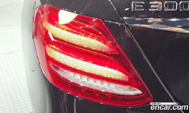 Mercedes-Benz E-Class 2018 2.0 автомат (гидро), миниатюра 9