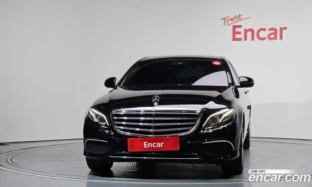 Mercedes-Benz E-Class 2019 1.9 автомат (гидро), миниатюра 3