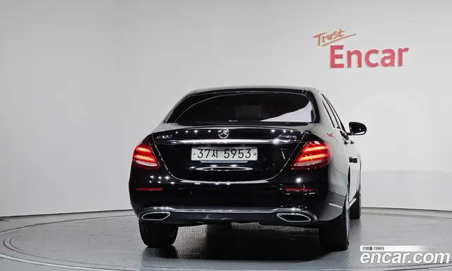 Mercedes-Benz E-Class 2019 1.9 автомат (гидро), миниатюра 4