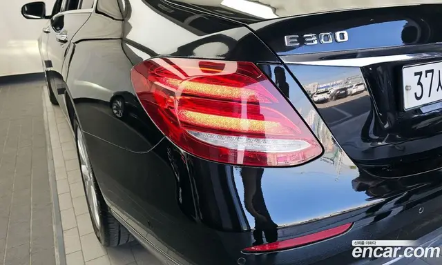 Mercedes-Benz E-Class 2019 1.9 автомат (гидро), миниатюра 9