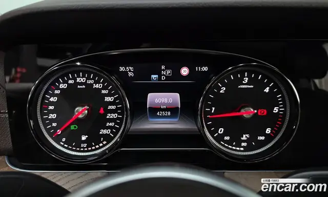 Mercedes-Benz E-Class 2019 1.9 автомат (гидро), миниатюра 11