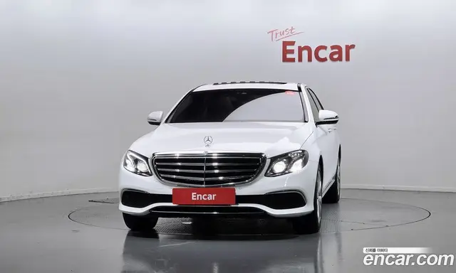 Mercedes-Benz E-Class 2019 1.9 автомат (гидро), миниатюра 3