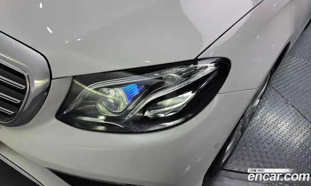 Mercedes-Benz E-Class 2019 1.9 автомат (гидро), миниатюра 8