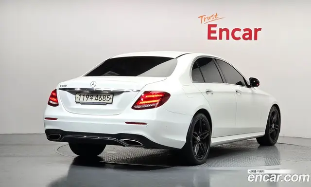 Mercedes-Benz E-Class 2019 2.0 автомат (гидро), миниатюра 2