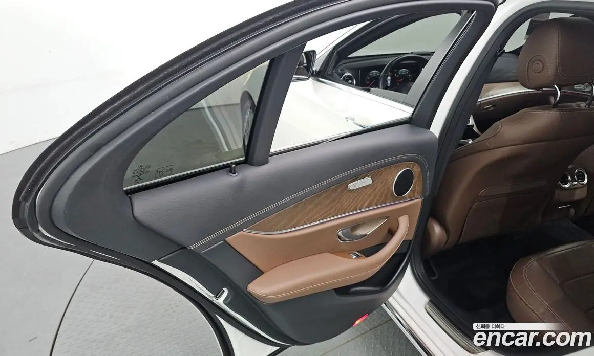Mercedes-Benz E-Class 2021 2.0 автомат (гидро), фото 15 Mercedes-Benz E-Class 2021 2.0 автомат (гидро), фото 15