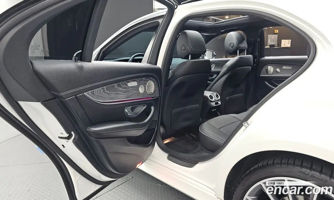 Mercedes-Benz E-Class 2021 2.0 автомат (гидро), фото 17