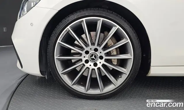 Mercedes-Benz E-Class 2021 2.0 автомат (гидро), миниатюра 5