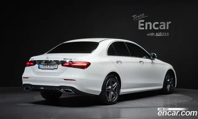Mercedes-Benz E-Class 2023 2.0 автомат (гидро), миниатюра 2