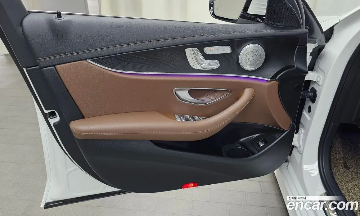 Mercedes-Benz E-Class 2023 2.0 автомат (гидро), фото 14