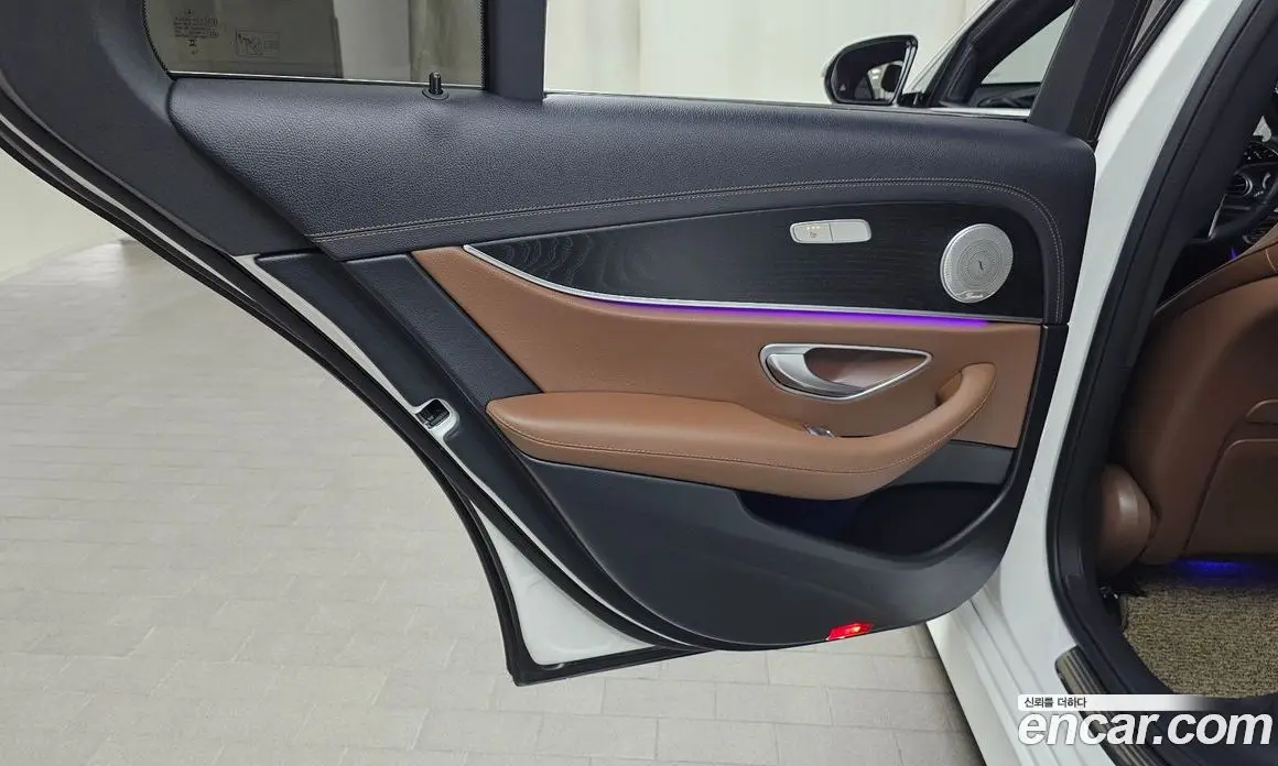 Mercedes-Benz E-Class 2023 2.0 автомат (гидро), фото 15