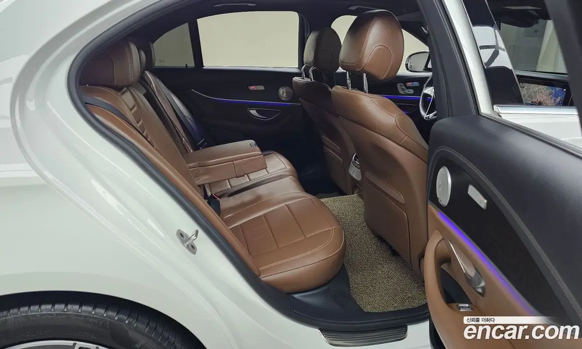 Mercedes-Benz E-Class 2023 2.0 автомат (гидро), фото 17