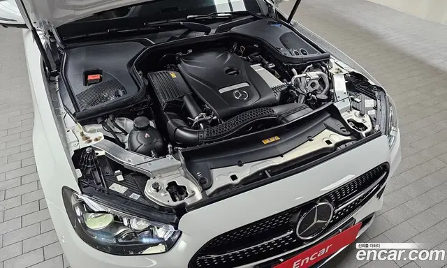 Mercedes-Benz E-Class 2023 2.0 автомат (гидро), миниатюра 6