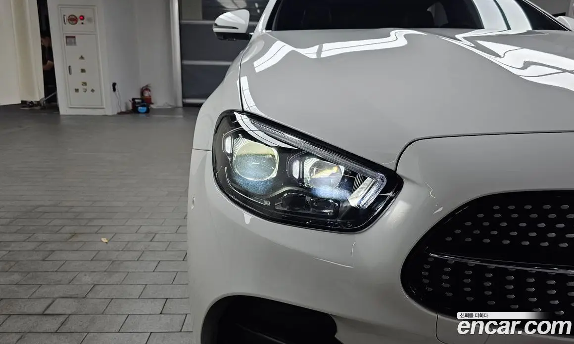 Mercedes-Benz E-Class 2023 2.0 автомат (гидро), фото 8