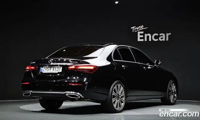 Mercedes-Benz E-Class 2023 2.0 автомат (гидро), миниатюра 2 Mercedes-Benz E-Class 2023 2.0 автомат (гидро), миниатюра 2