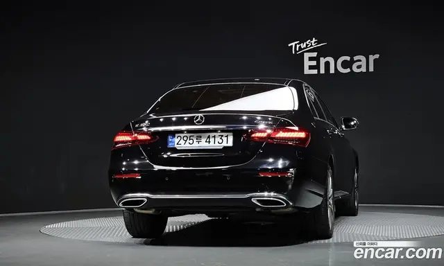 Mercedes-Benz E-Class 2023 2.0 автомат (гидро), миниатюра 4 Mercedes-Benz E-Class 2023 2.0 автомат (гидро), миниатюра 4