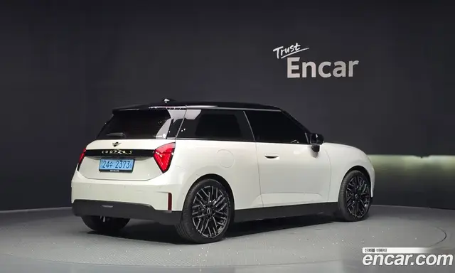 Mini Cooper 2024 0.1 автомат (гидро), миниатюра 2