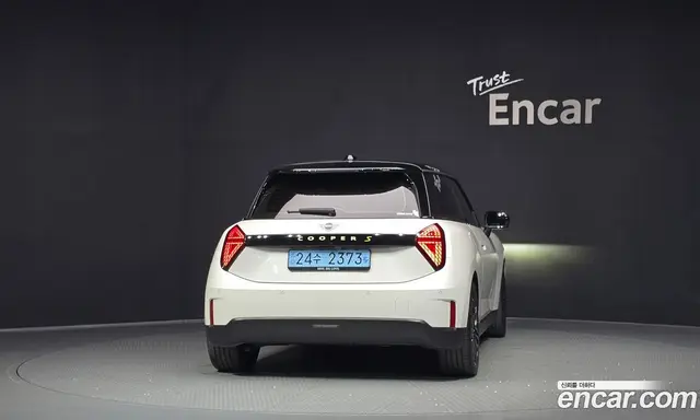 Mini Cooper 2024 0.1 автомат (гидро), миниатюра 4