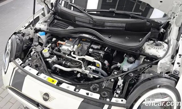 Mini Cooper 2024 0.1 автомат (гидро), миниатюра 6