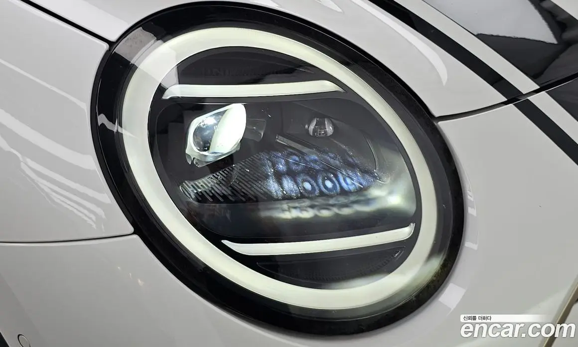 Mini Cooper 2024 0.1 автомат (гидро), фото 8