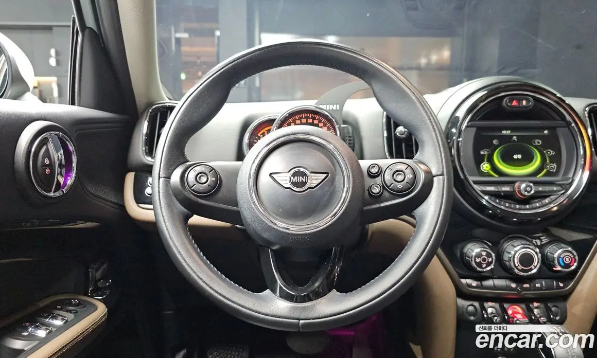 Mini Countryman 2017 2.0 автомат (гидро), фото 18 Mini Countryman 2017 2.0 автомат (гидро), фото 18