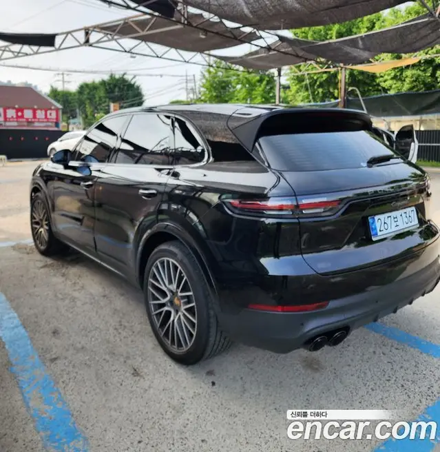 Porsche Cayenne 2023 3.0 автомат (гидро), миниатюра 2