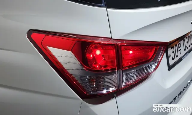 SsangYong Korando 2016 2.2 автомат (гидро), миниатюра 9