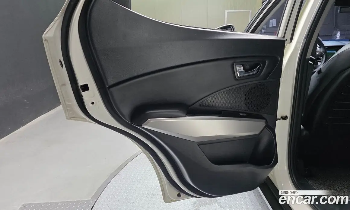 SsangYong TIBOLI 2015 1.6 автомат (гидро), фото 15