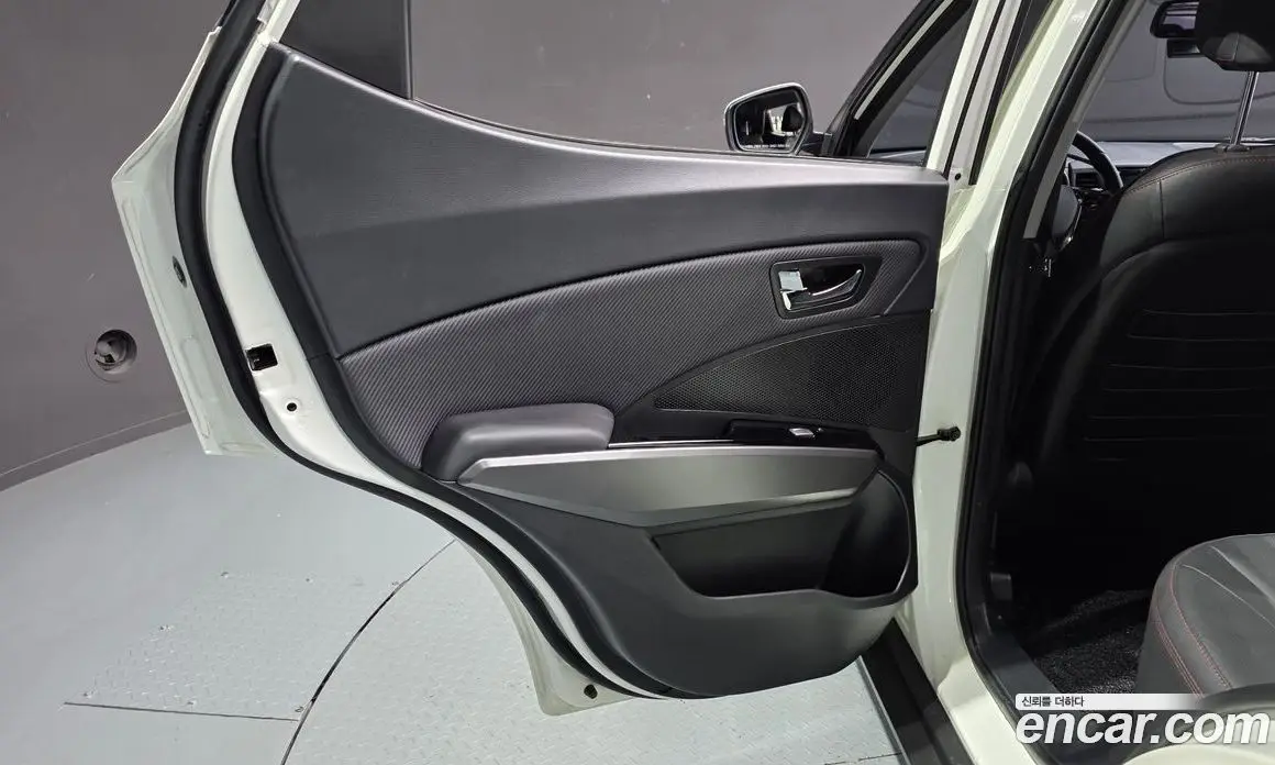 SsangYong TIBOLI 2017 1.6 автомат (гидро), фото 15