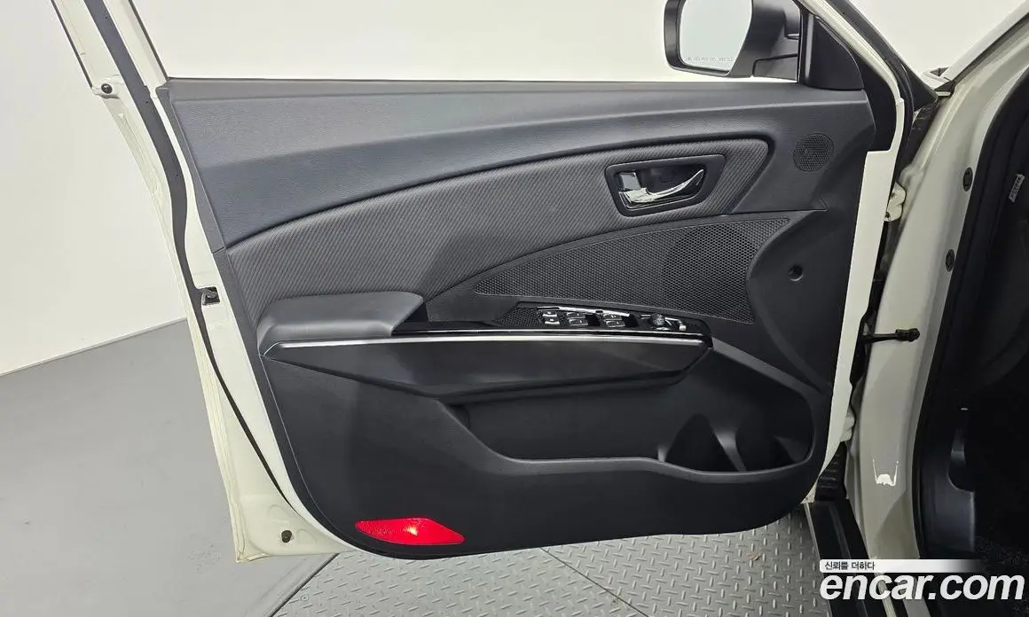 SsangYong TIBOLI 2019 1.5 автомат (гидро), фото 14
